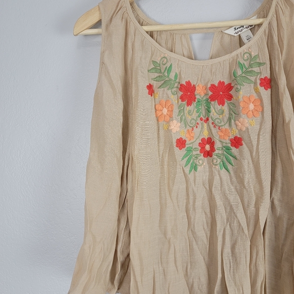 Krazy Kat Embroidered Cold Shoulder Flowy Top Size XXL - Picture 6 of 14